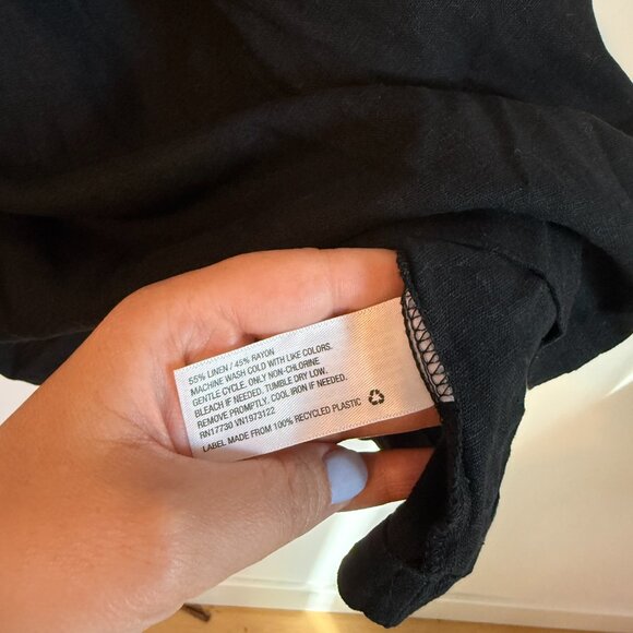 Elegant Black Spaghetti Strap Dress - Picture 5 of 7